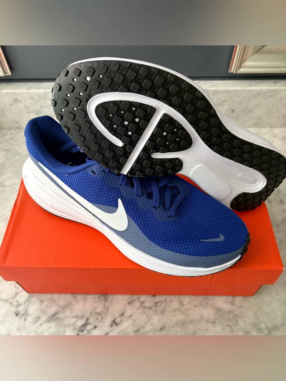 Nike Revolution 8 Deep Royal Blue World Indigo White HJ9198 Size 8 or 9 10.5 12